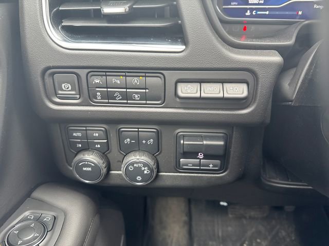 Certified 2024 Chevrolet Tahoe High Country w/ Premium Package image 32