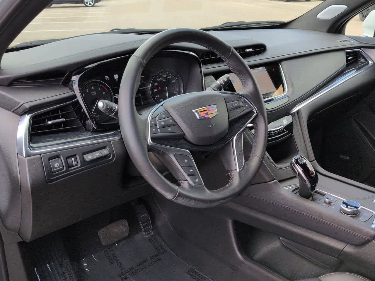 Used 2023 Cadillac XT5 Premium Luxury w/ Technology Package AWD/4WD image 2