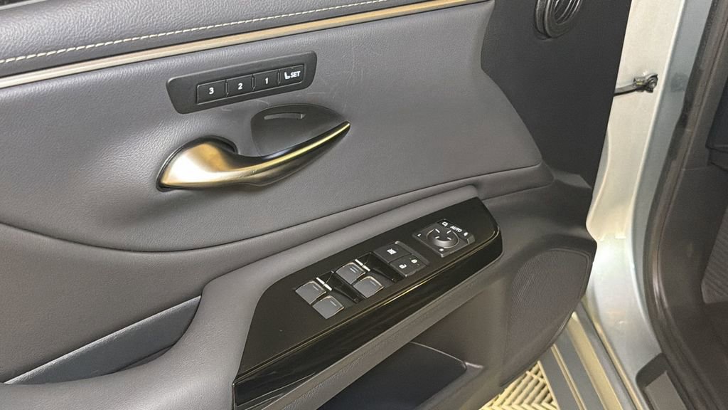 Certified 2023 Lexus ES 350 w/ Premium Package image 24