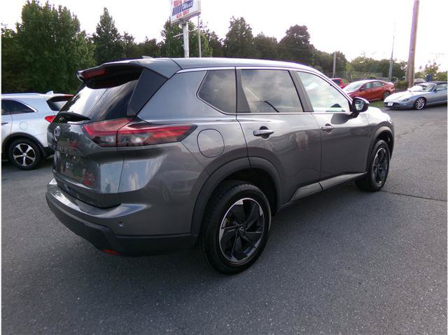 Used 2025 Nissan Rogue SV AWD/4WD image 14