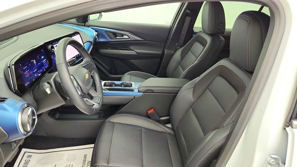 Used 2024 Chevrolet Equinox EV LT FWD image 19