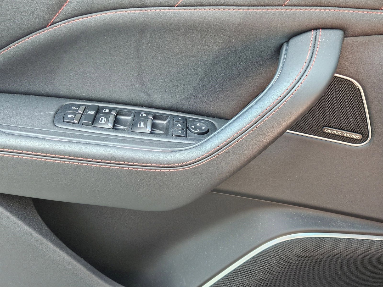Used 2024 Maserati Levante GT Ultima AWD/4WD image 7