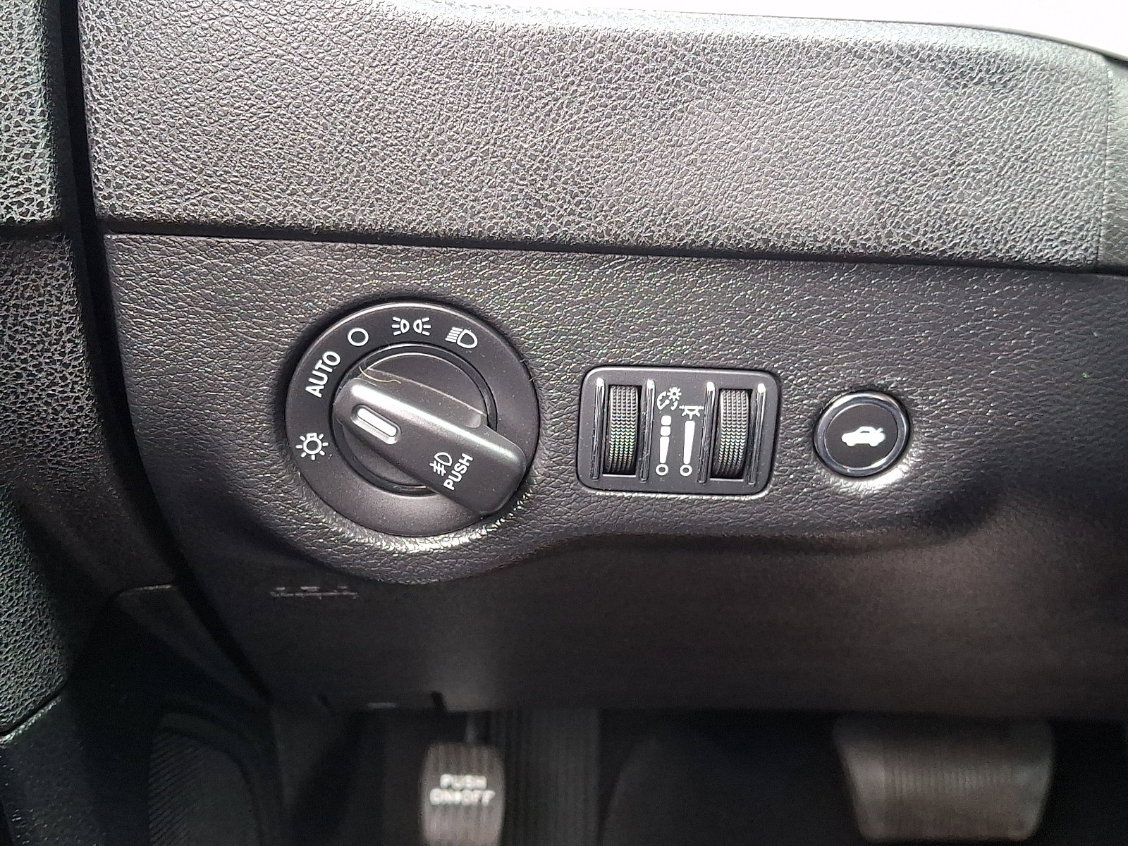 Used 2022 Dodge Charger SXT w/ Blacktop Package image 24