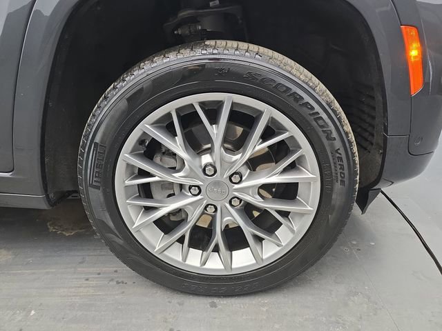 Used 2022 Jeep Grand Cherokee Summit w/ Advanced Protech Group IV AWD/4WD image 12