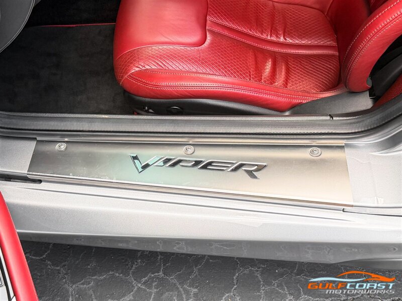 Used 2017 Dodge Viper GTS RWD image 23