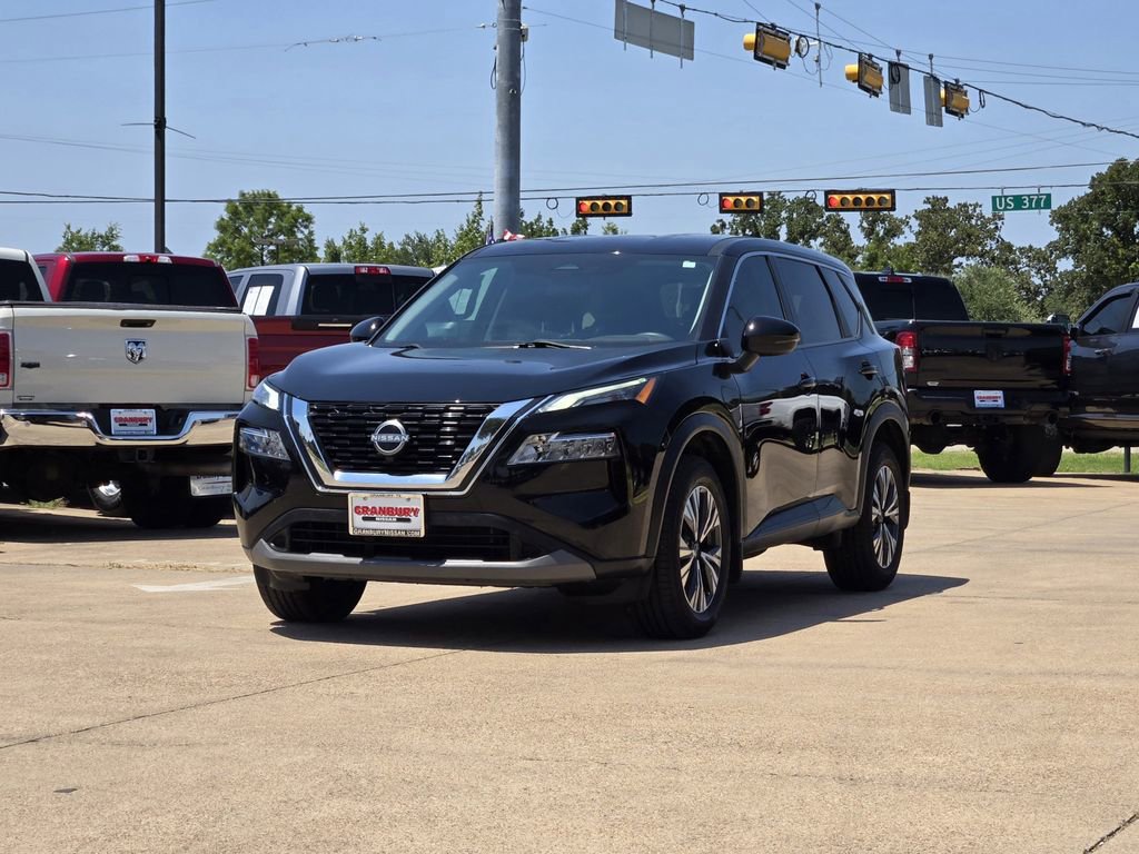Used 2022 Nissan Rogue SV FWD image 2