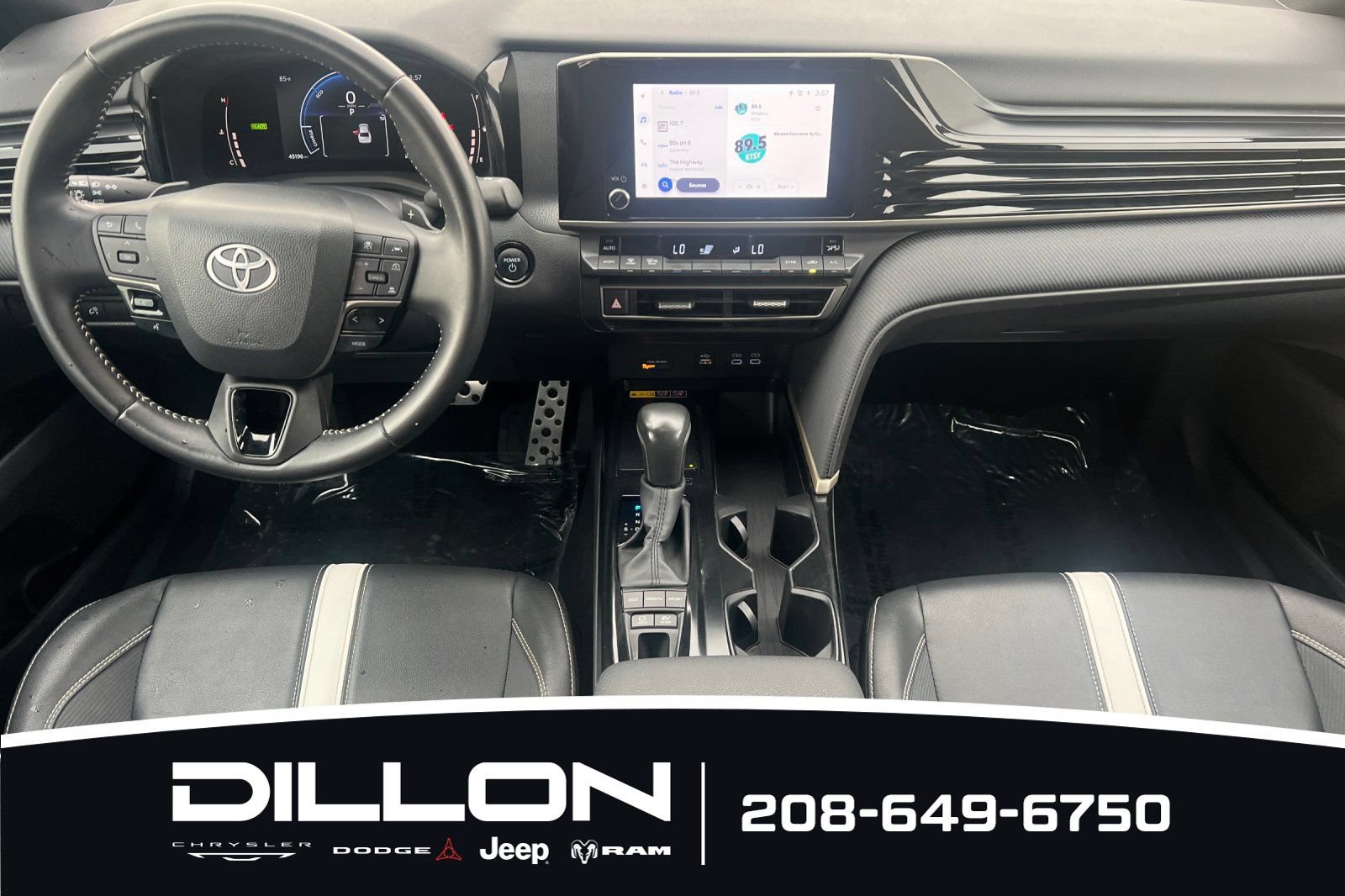 Used 2025 Toyota Camry SE FWD image 5