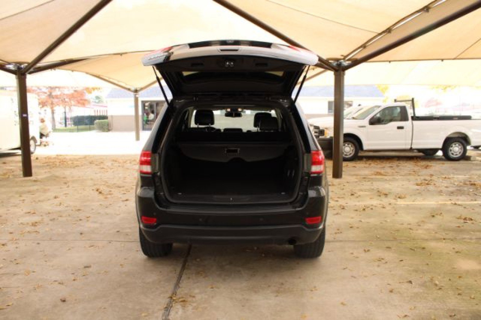 Used 2012 Jeep Grand Cherokee Laredo image 6