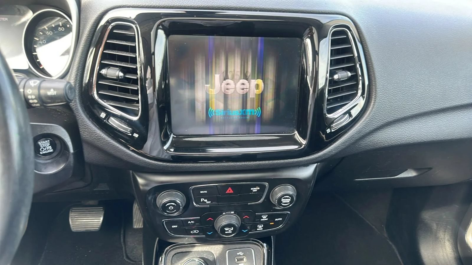 Used 2018 Jeep Compass Limited w/ Safe & Security Group AWD/4WD image 27