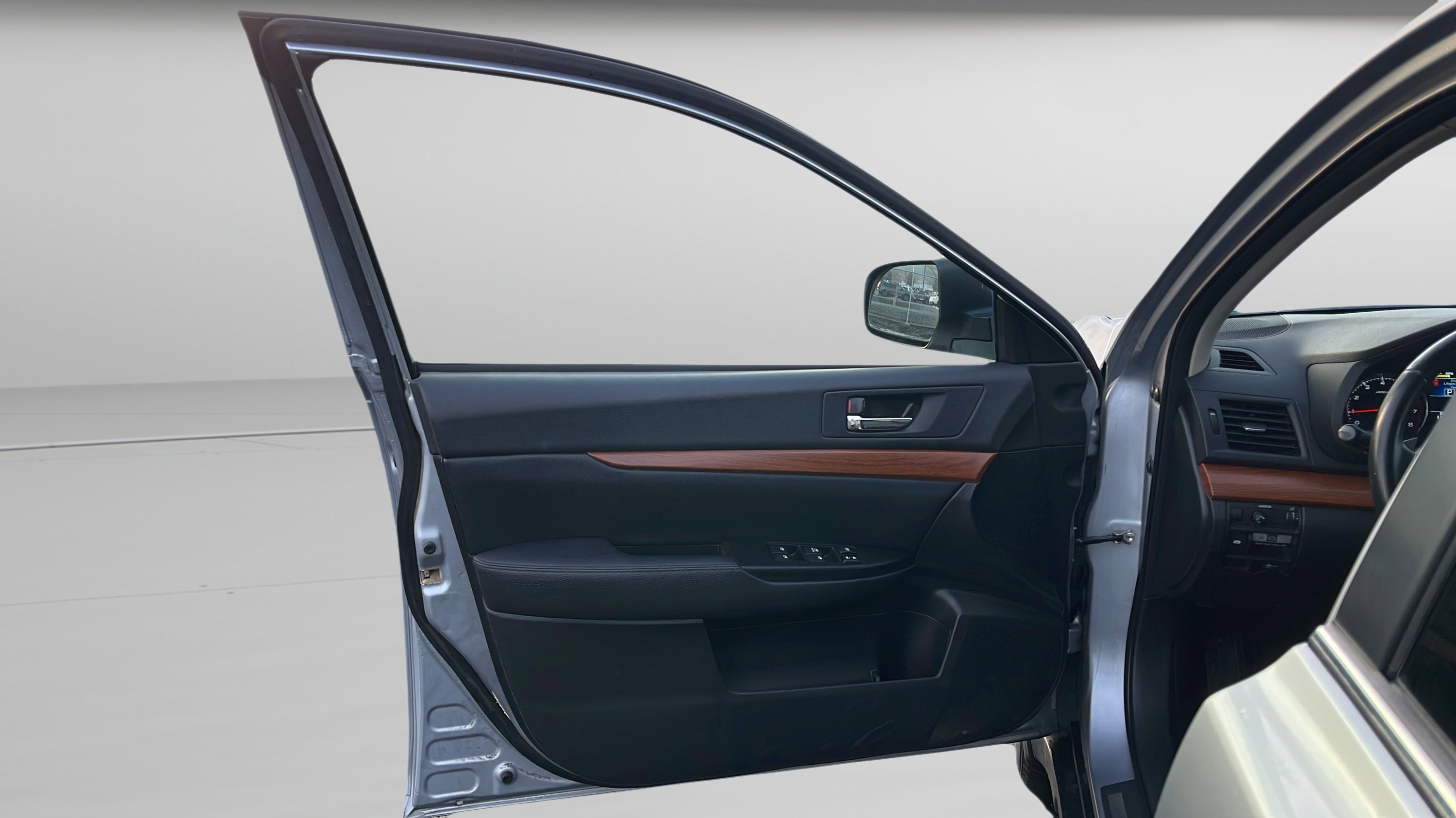 Used 2014 Subaru Outback 2.5i Limited w/ Moonroof Package image 18