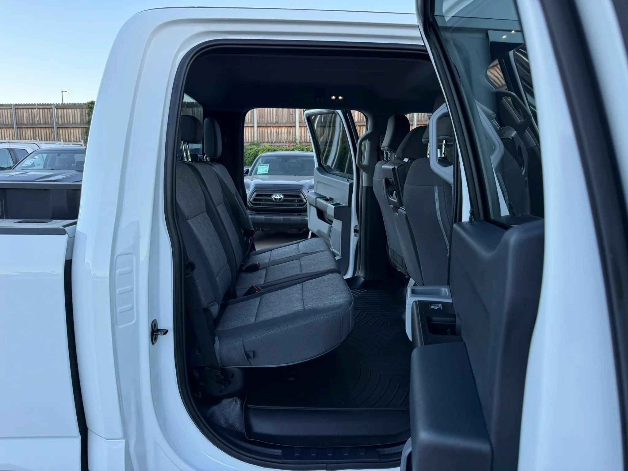 Used 2023 Ford F250 XL w/ FX4 Off-Road Package AWD/4WD image 30