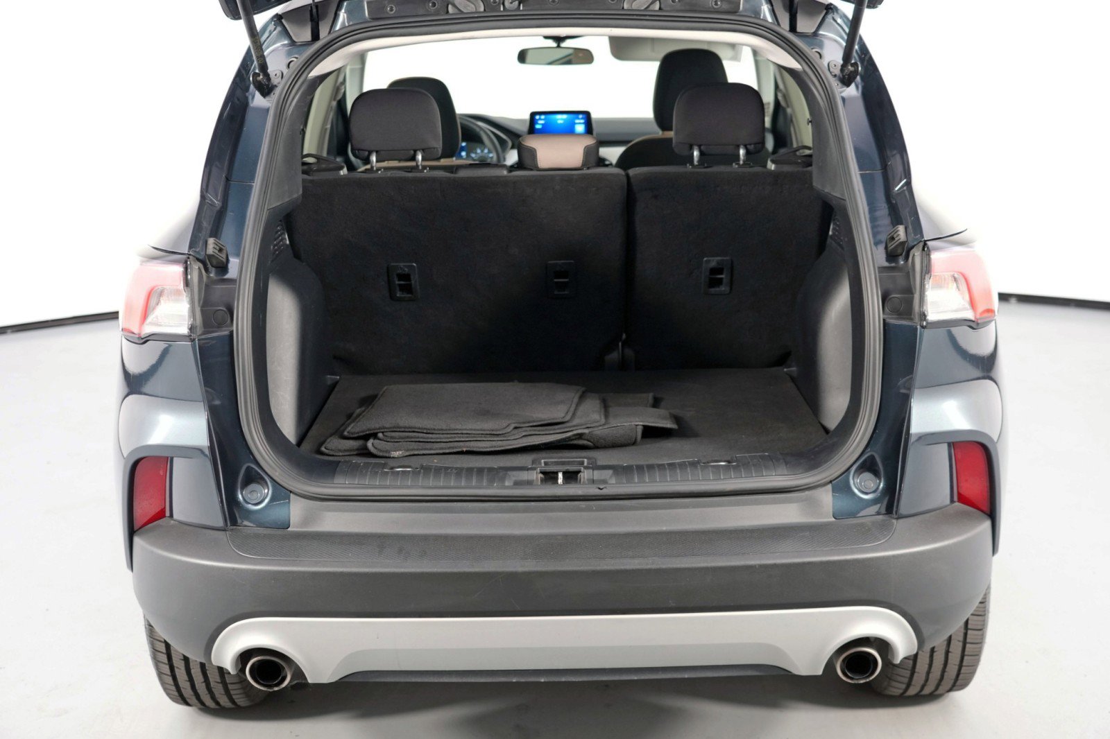 Used 2022 Ford Escape SE w/ Cold Weather Package image 9