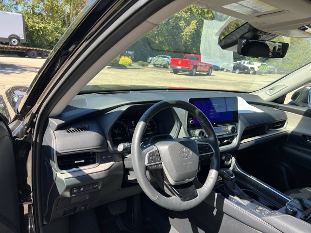 Used 2024 Toyota Grand Highlander AWD image 10