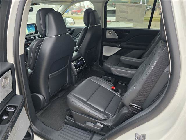 New 2025 Lincoln Aviator Reserve w/ Luxury Package AWD/4WD image 8