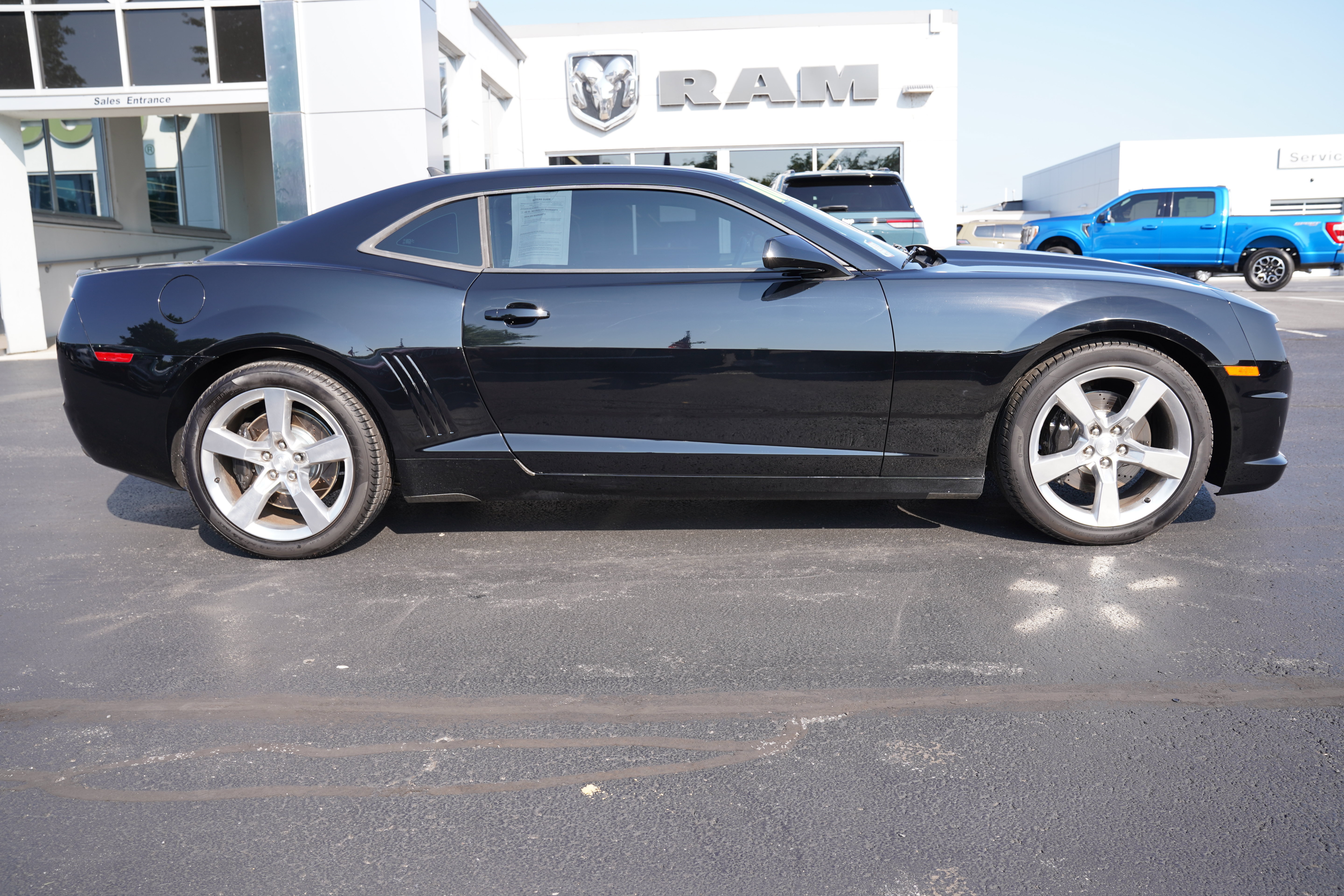 Used 2010 Chevrolet Camaro SS w/ RS Package RWD image 2