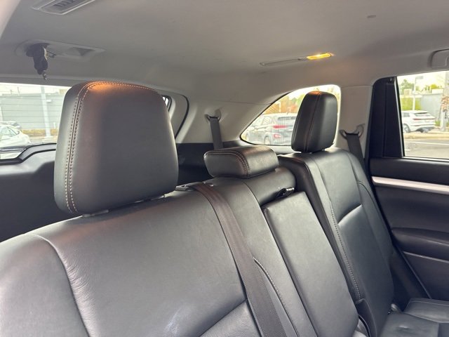 Used 2017 Toyota Highlander XLE image 9