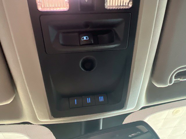 Used 2014 RAM 3500 Laramie w/ Convenience Group AWD/4WD image 32