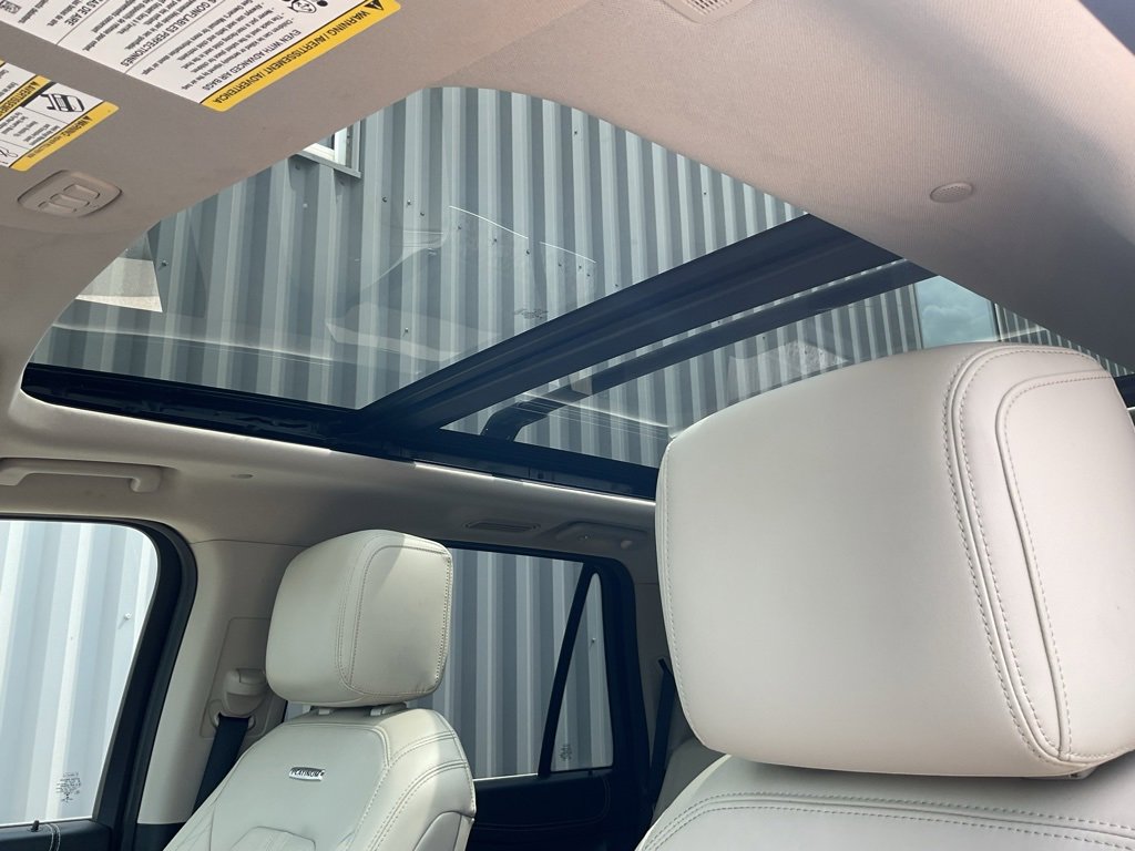 Used 2021 Ford Expedition Platinum image 10