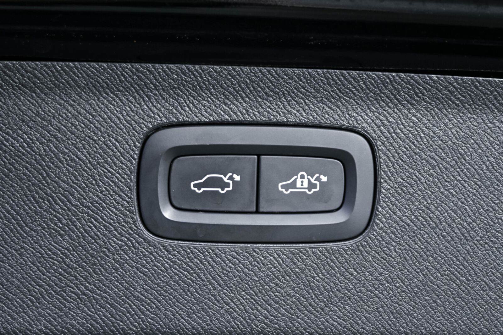 Certified 2023 Volvo XC90 B6 Plus AWD/4WD image 31