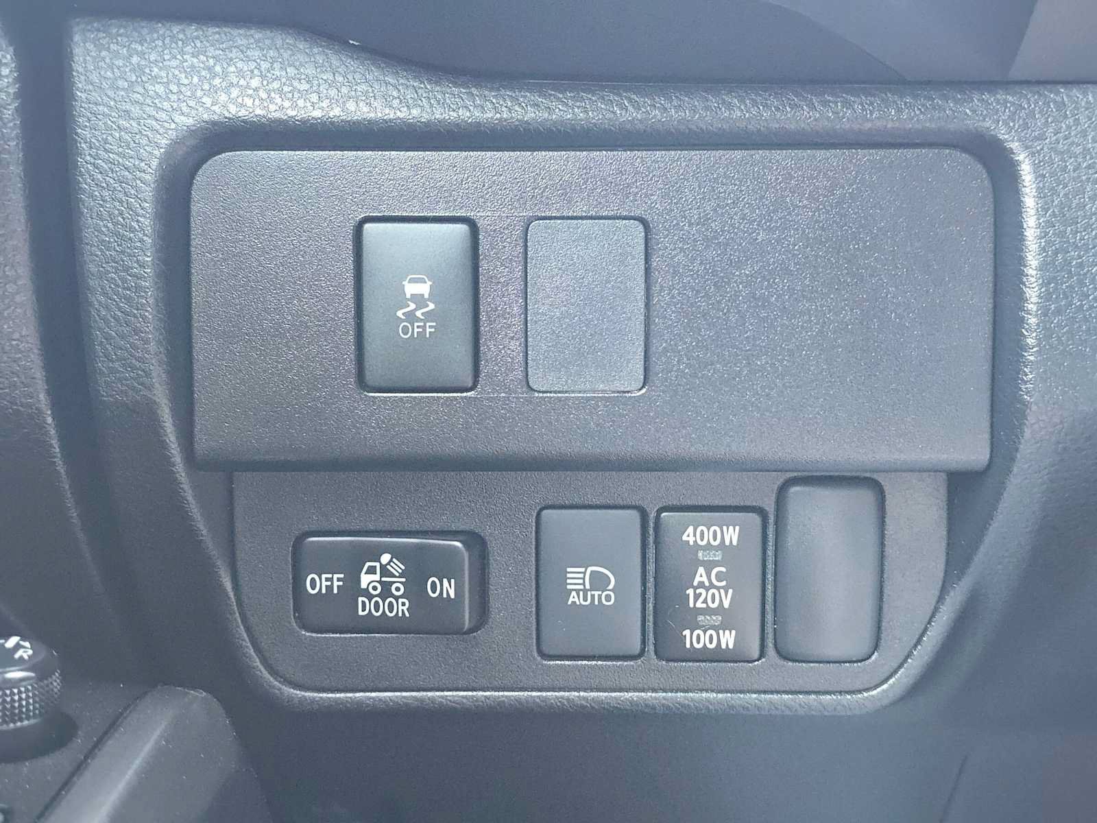 Used 2020 Toyota Tacoma TRD Sport w/ Technology Package RWD image 32