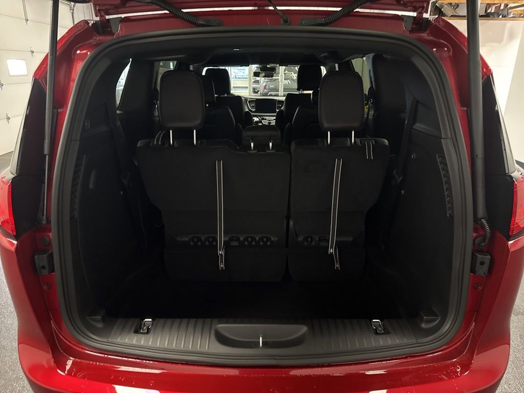 New 2026 Chrysler Voyager LX image 29