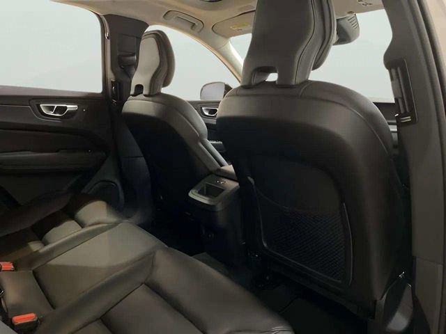 Used 2025 Volvo XC60 B5 Core AWD/4WD image 23