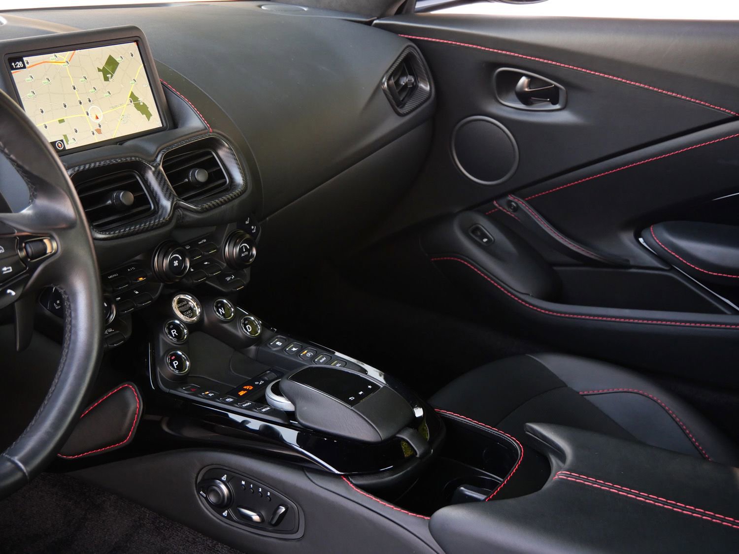 Used 2020 Aston Martin V8 Vantage Coupe RWD image 10