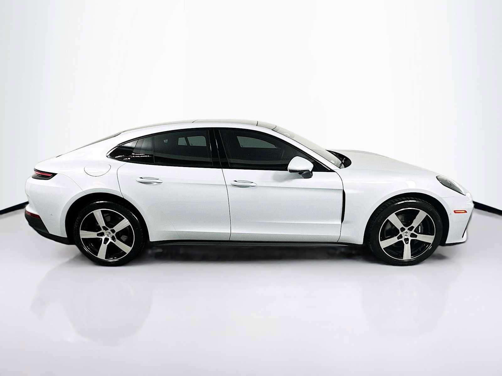 Certified 2025 Porsche Panamera RWD image 8