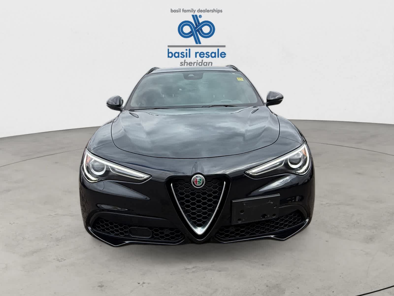 Used 2023 Alfa Romeo Stelvio Ti AWD/4WD image 9