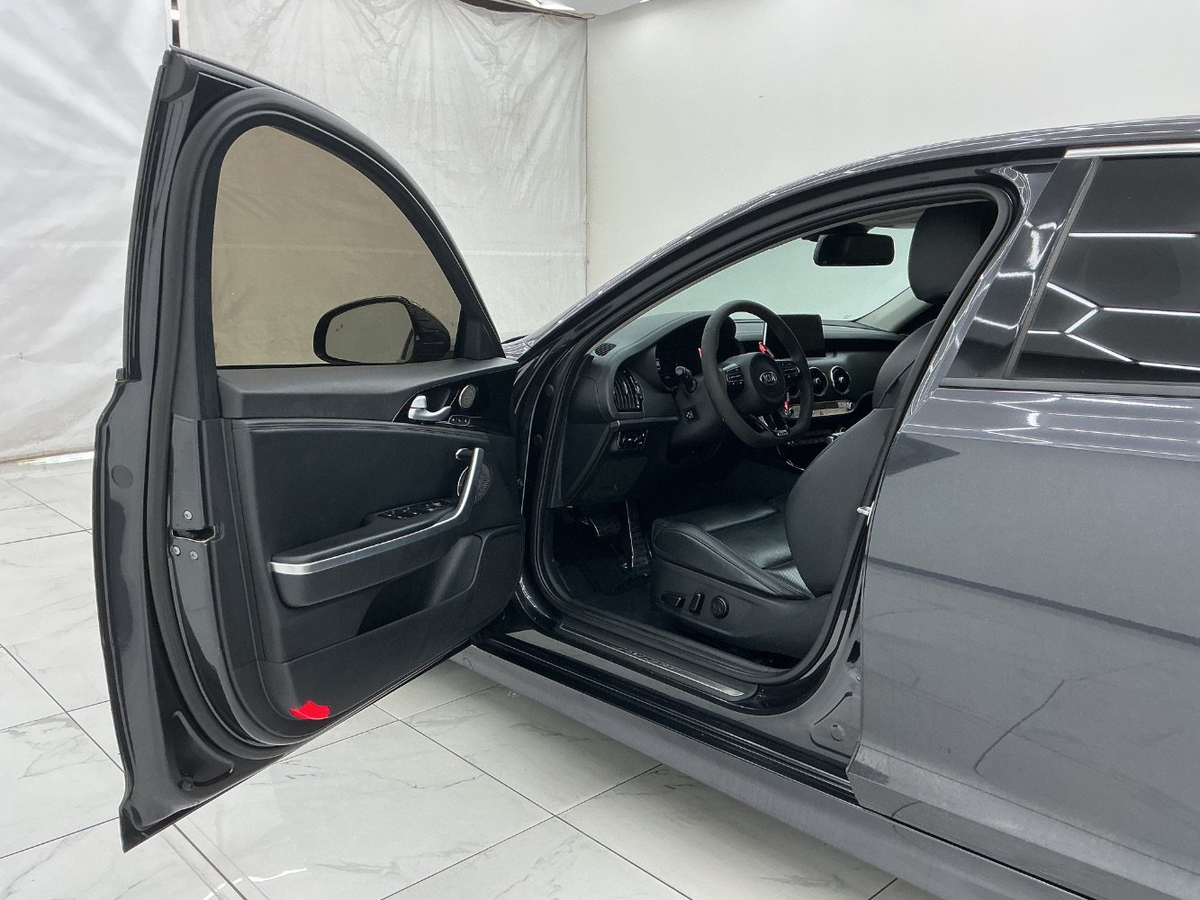Used 2019 Kia Stinger Premium AWD/4WD image 16