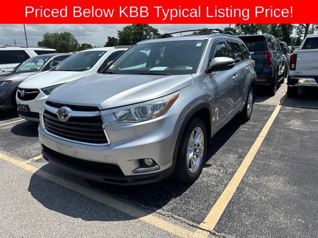 Used 2014 Toyota Highlander Limited Platinum AWD/4WD image 2