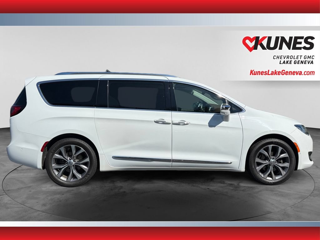 Used 2018 Chrysler Pacifica Limited w/ Advanced Safetytec Group FWD image 10