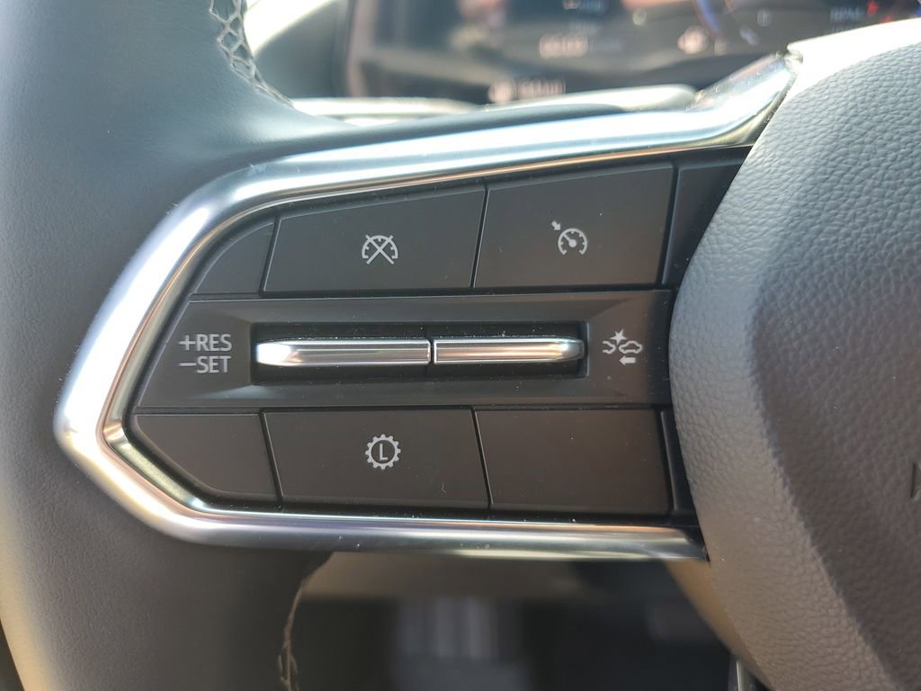 Used 2026 Chevrolet Traverse LT w/ Driver Confidence Package FWD image 32
