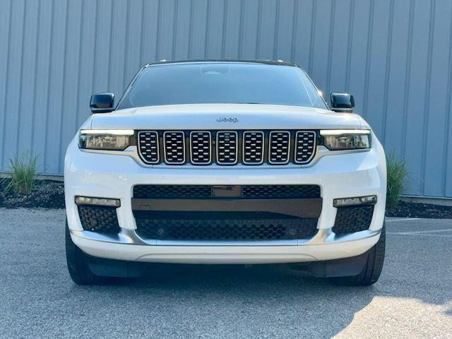 Used 2023 Jeep Grand Cherokee L Summit w/ Luxury Tech Group V AWD/4WD image 3