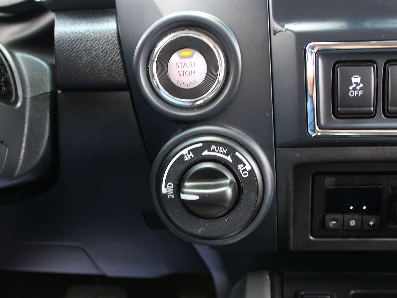 Used 2023 Nissan Titan SV w/ SV Utility Package image 33