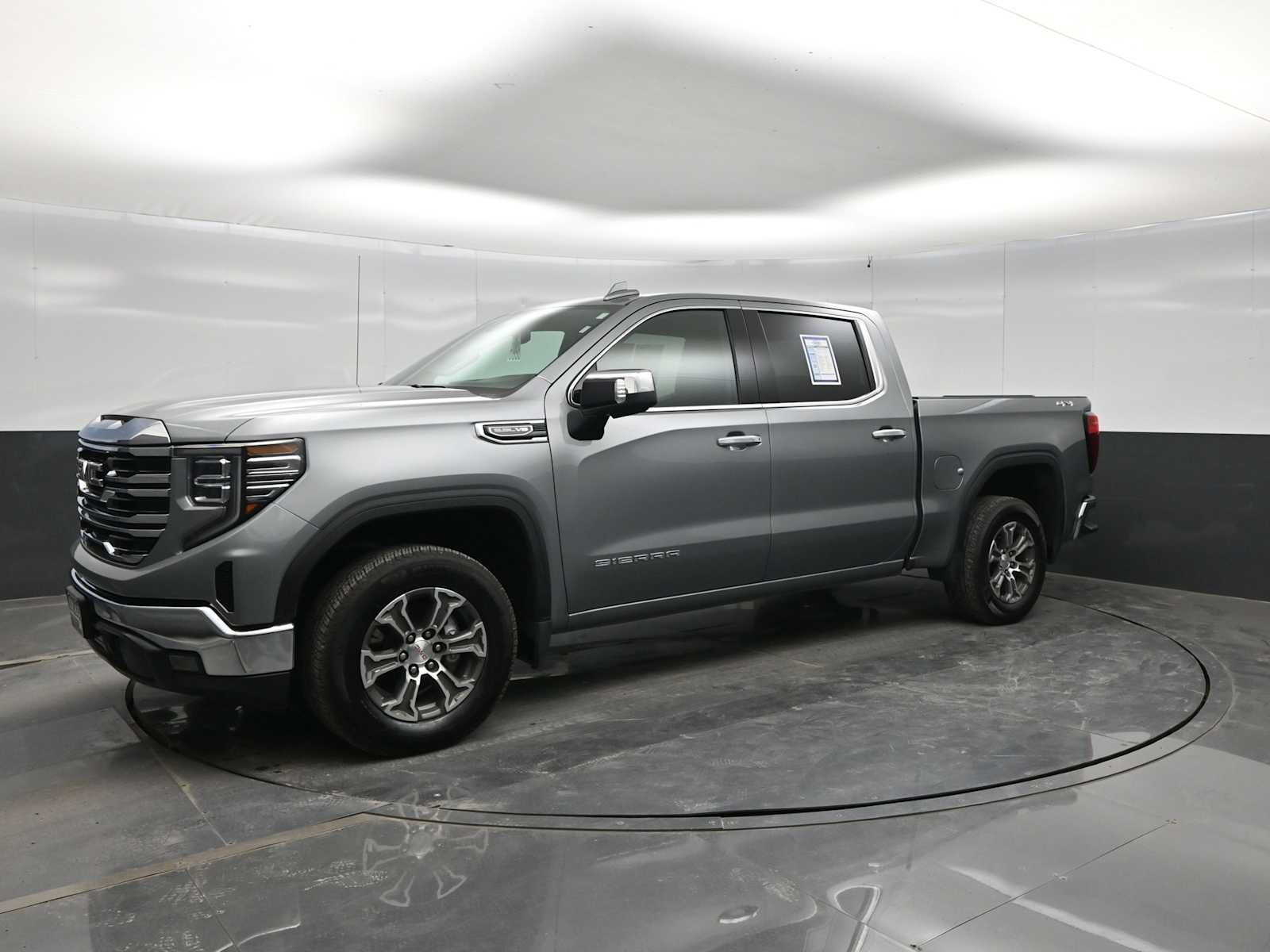 Used 2026 GMC Sierra 1500 SLT AWD/4WD image 4