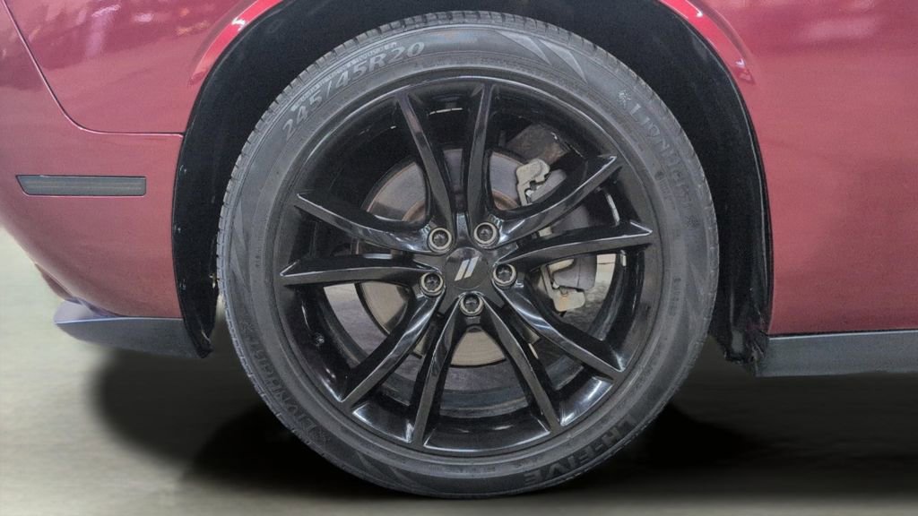 Used 2018 Dodge Challenger R/T w/ Blacktop Package RWD image 25