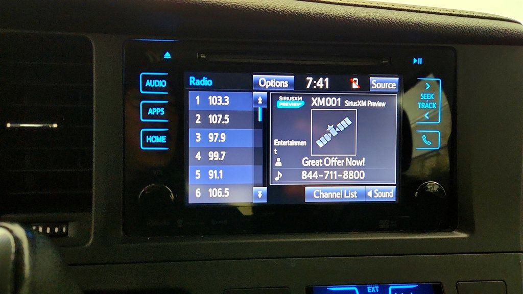 Used 2017 Toyota Sienna SE Premium image 18