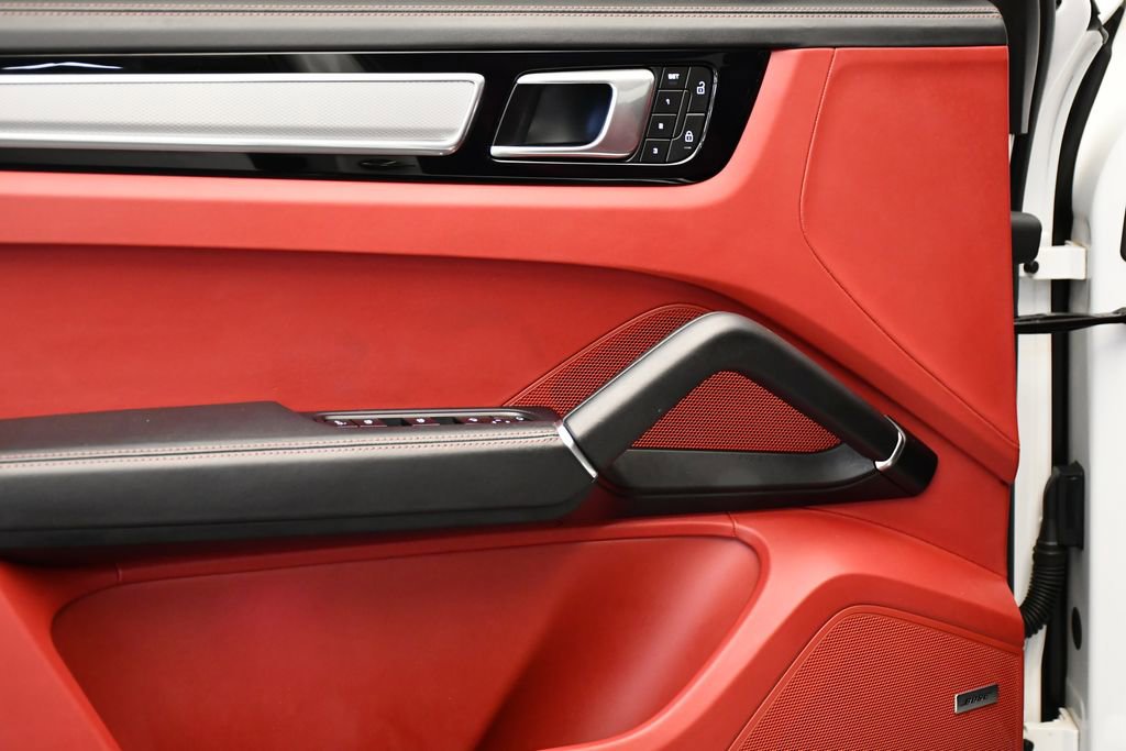Used 2023 Porsche Cayenne image 36