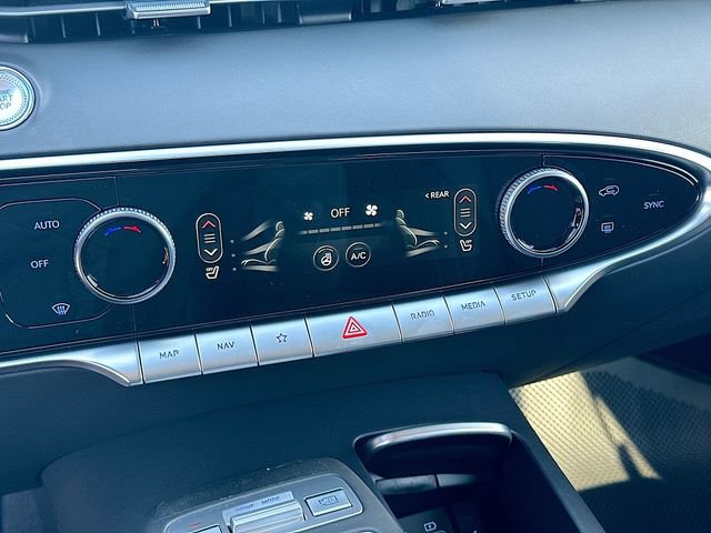 Certified 2025 Genesis GV70 2.5T Select w/ Select Package image 13