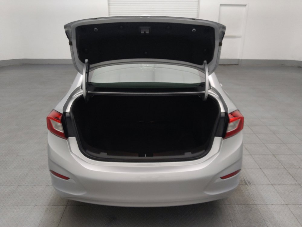 Used 2018 Chevrolet Cruze LS FWD image 29