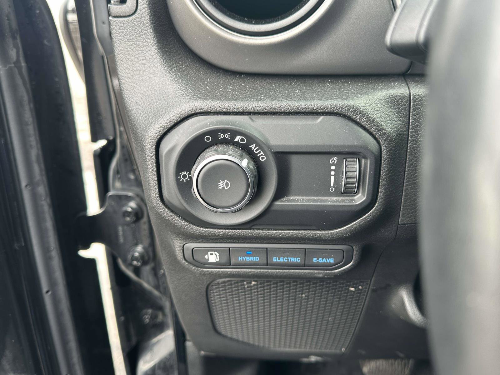 Used 2023 Jeep Wrangler Unlimited w/ Cold Weather Group image 21