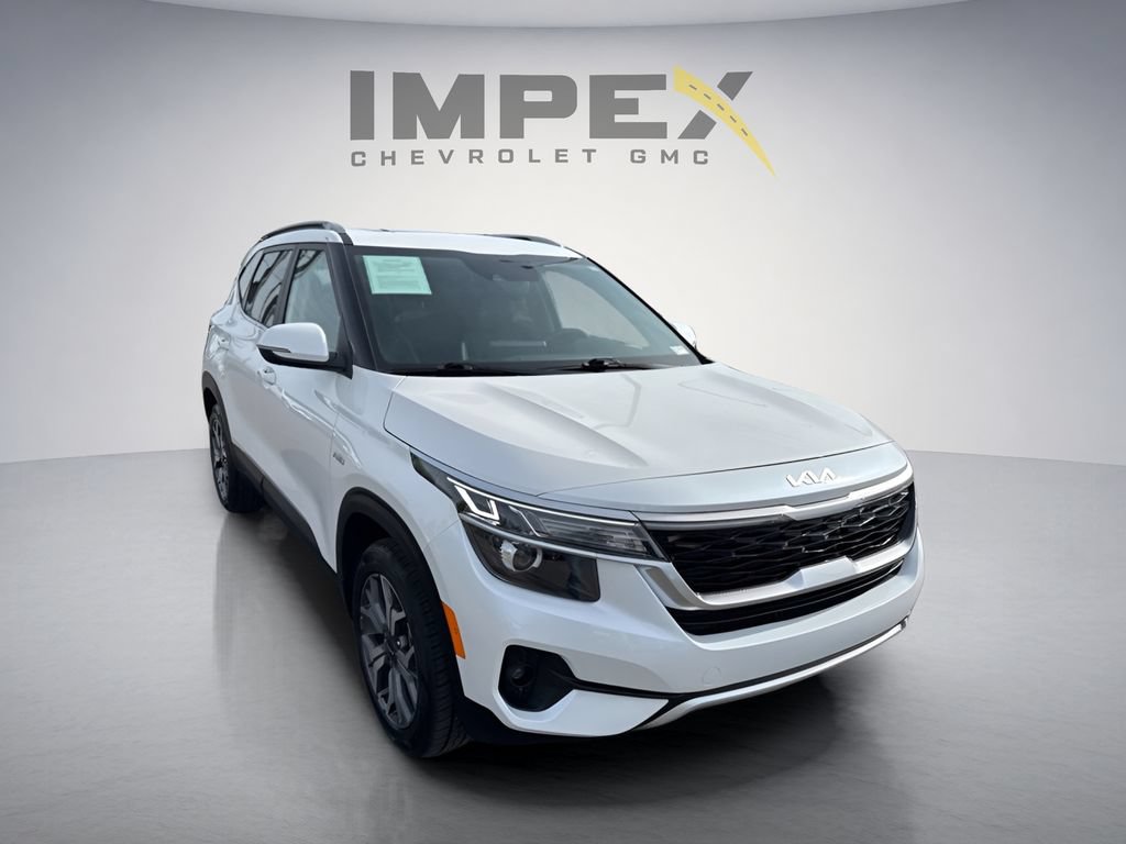 Used 2023 Kia Seltos EX AWD/4WD image 7