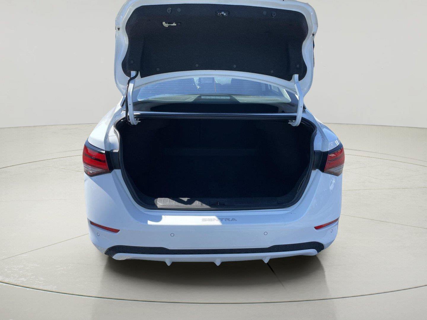 Used 2023 Nissan Sentra SV FWD image 9