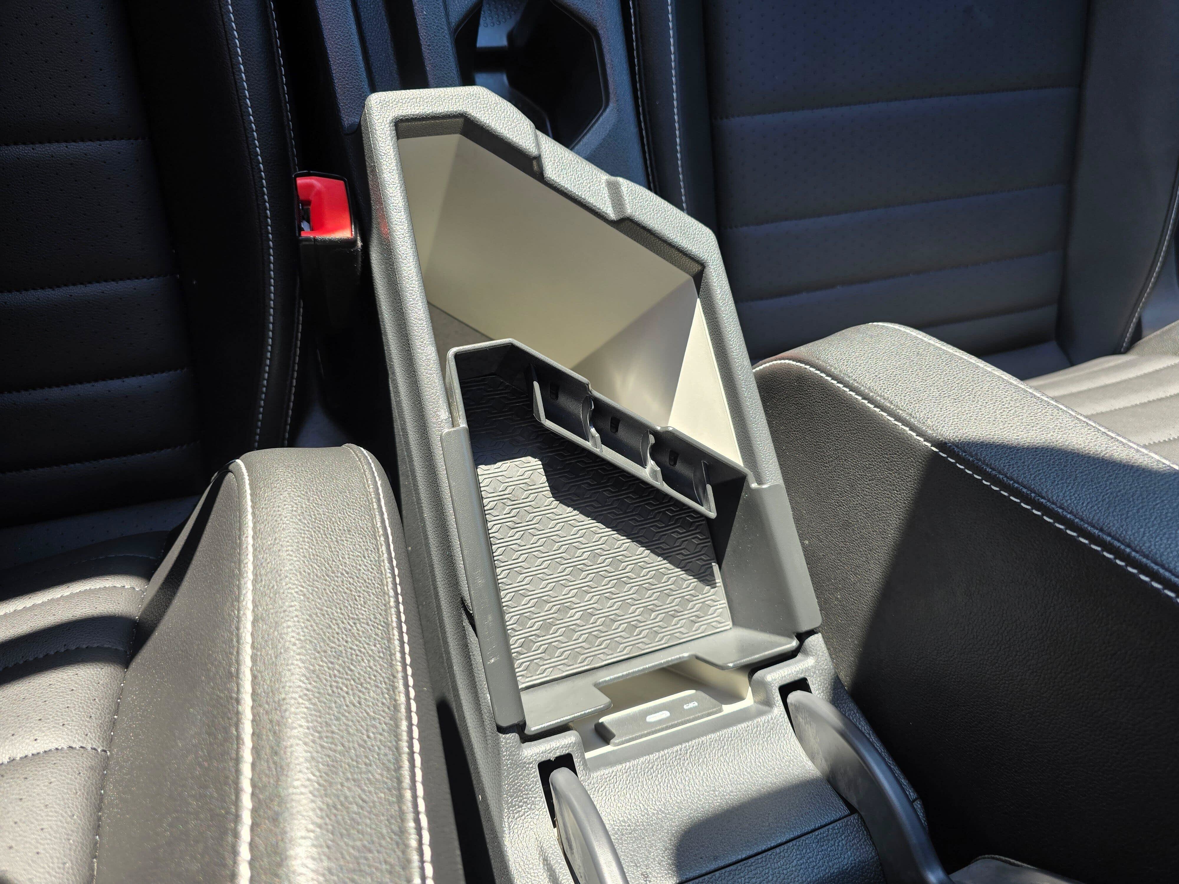 Used 2024 Volkswagen Jetta SE w/ Panoramic Sunroof Package FWD image 27