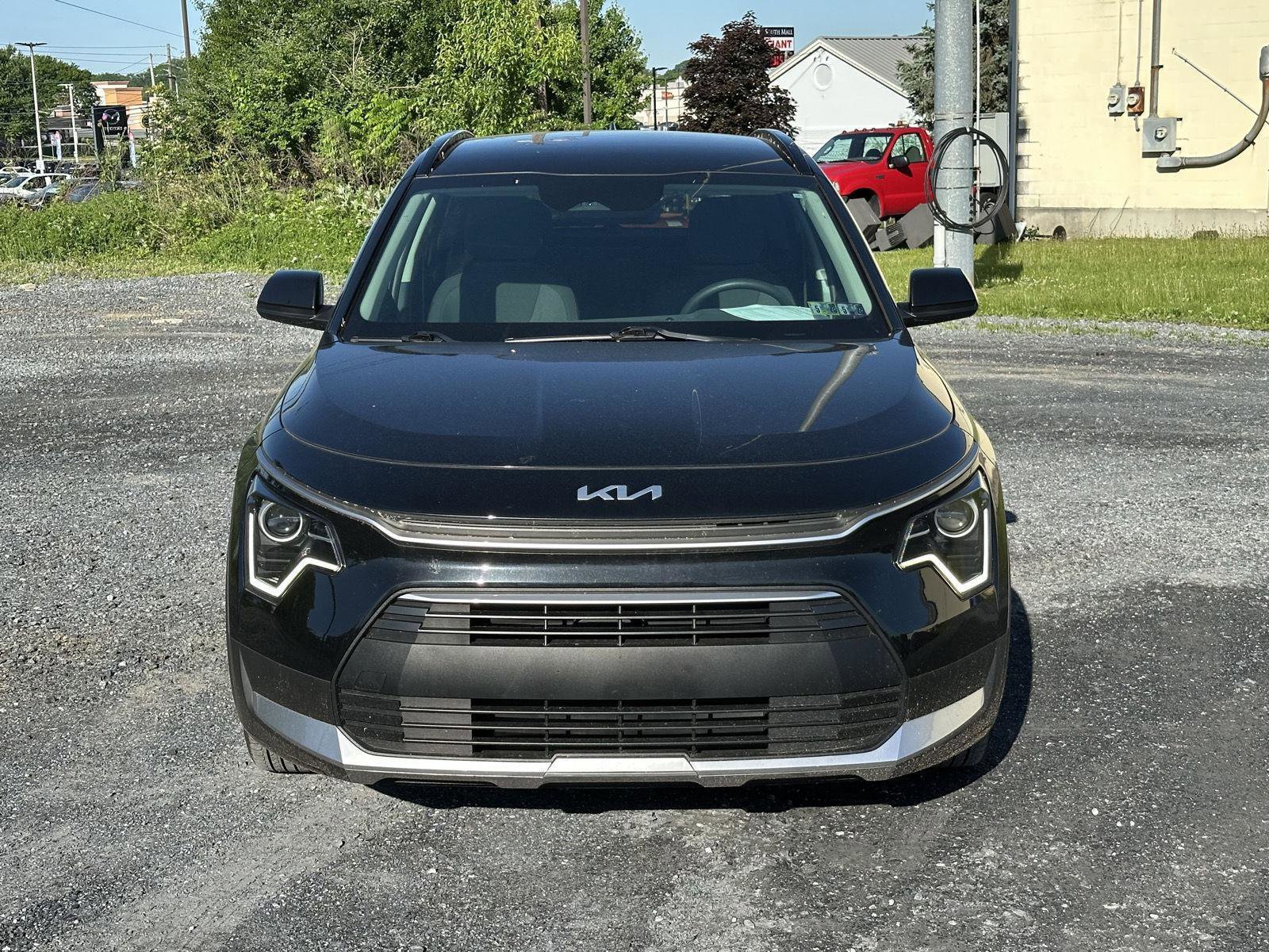 Used 2024 Kia Niro LX FWD image 3