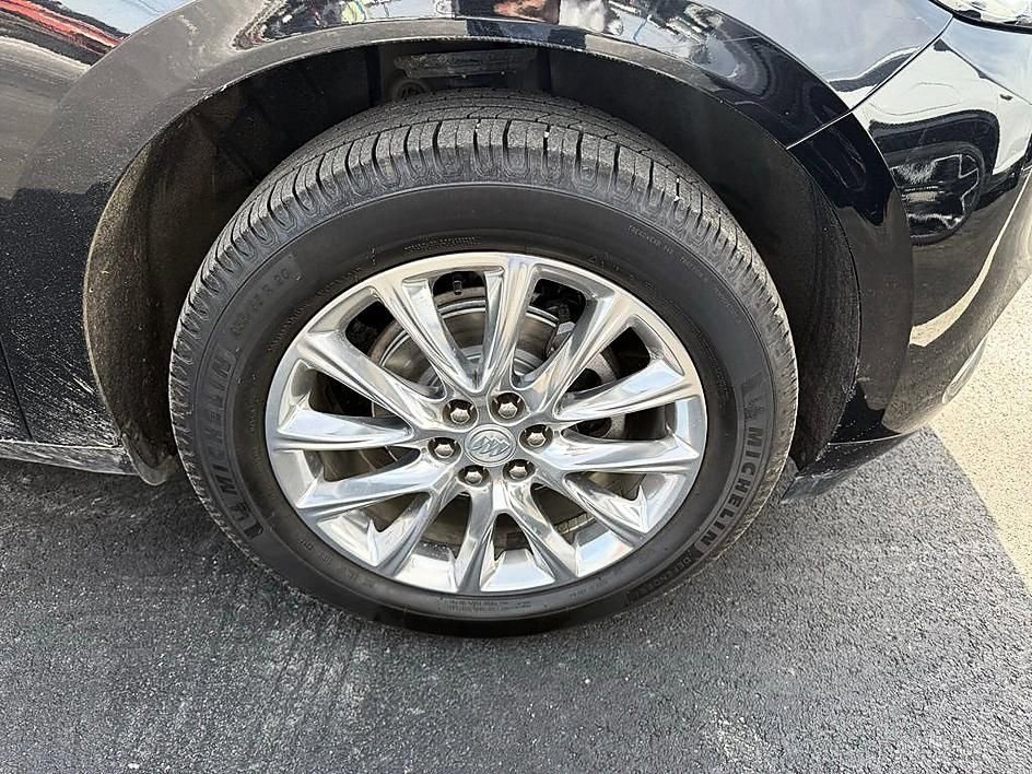 Used 2020 Buick Enclave Essence w/ Sound and Sites Package image 10