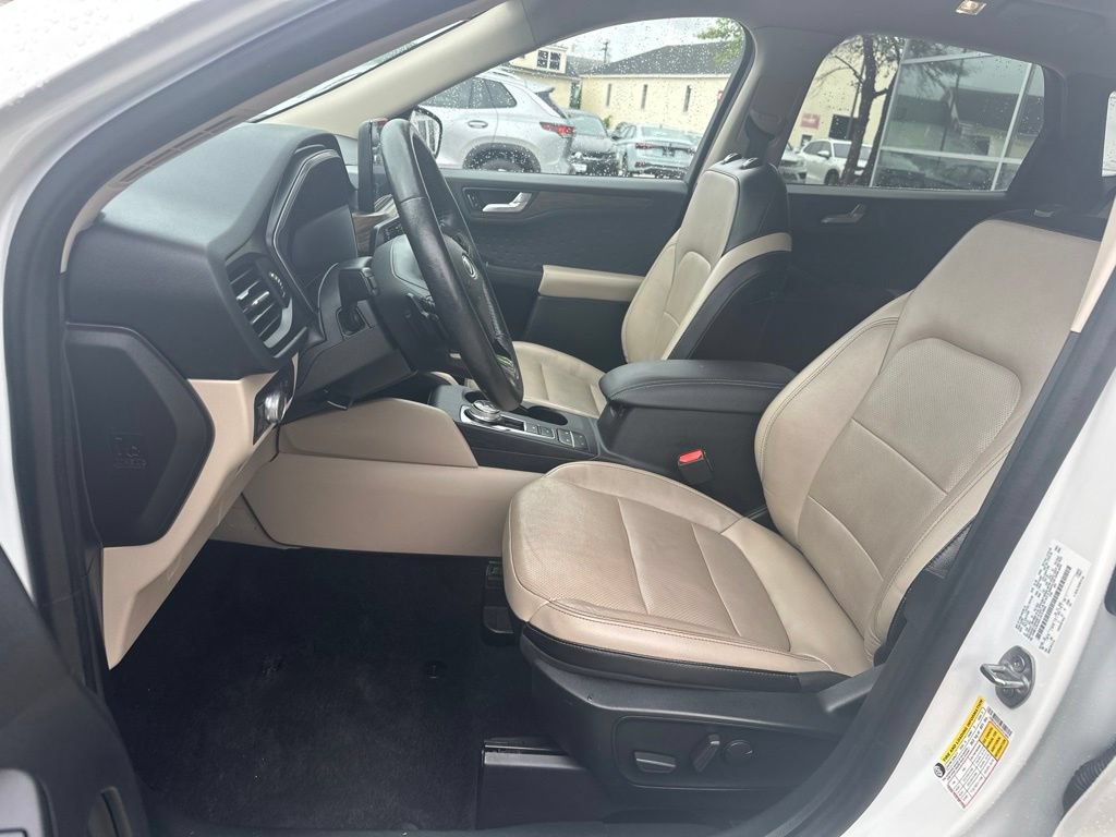 Used 2020 Ford Escape Titanium w/ Titanium Premium Package 2.0 AWD/4WD image 15