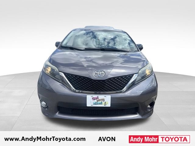 Used 2015 Toyota Sienna SE Premium FWD image 2