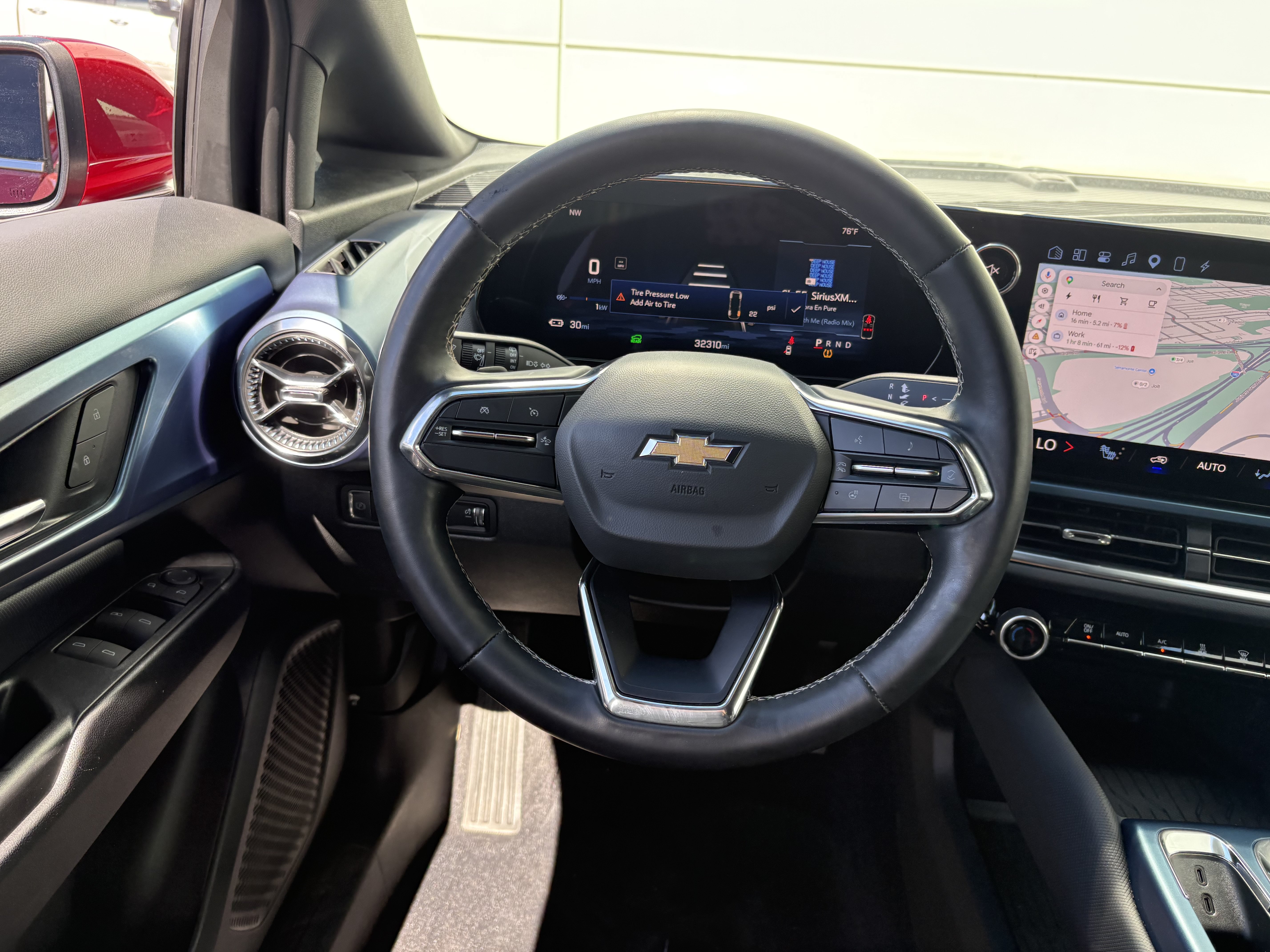 Used 2024 Chevrolet Equinox EV LT FWD image 15